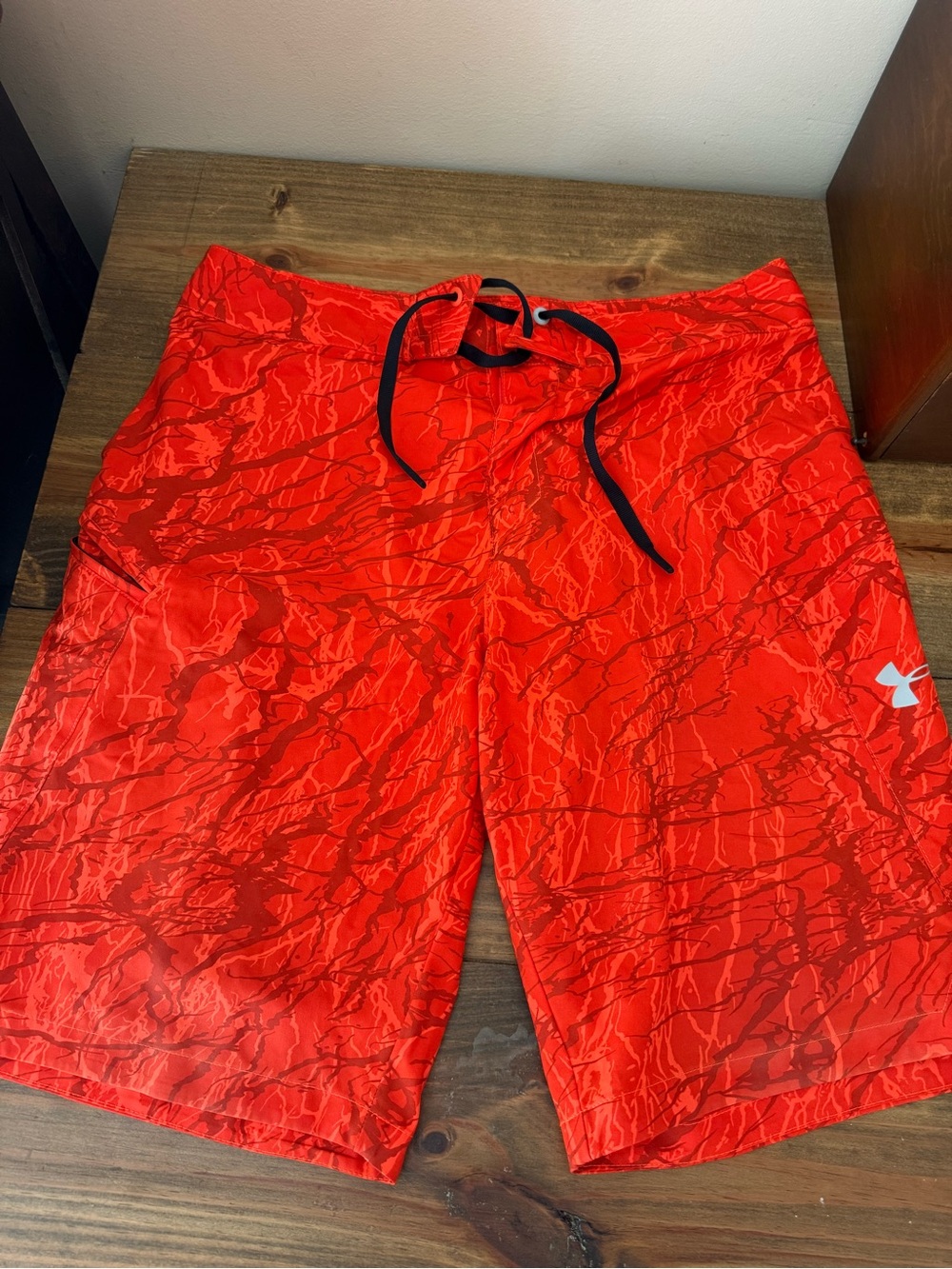 Mens Under Armour Orange Swim/Board Shorts, Mens UA Swim Trunks Size 32
